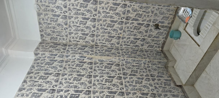 Bathroom, panchsheel vihar 3 Bedroom 900 Sq.Ft. Builder Floor In Panchsheel Vihar Delhi 9839183