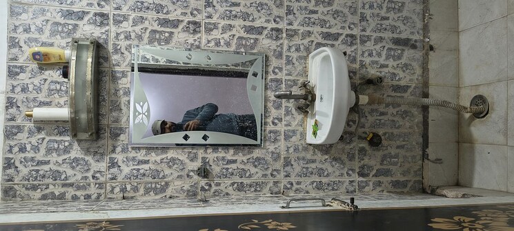 Bathroom, panchsheel vihar 3 Bedroom 900 Sq.Ft. Builder Floor In Panchsheel Vihar Delhi 9839183