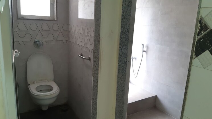 Bathroom, charai 1 Bedroom 480 Sq.Ft. Apartment In Charai Thane 9839235