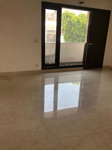 Room in 3 BHK Builder Floor at New Friends Colony – for Rent