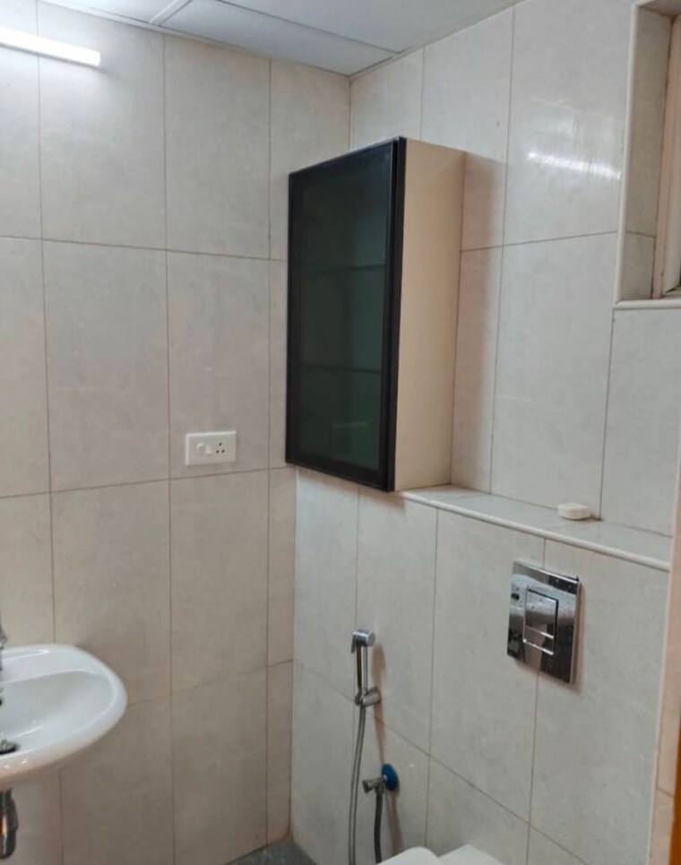 Bathroom, aurobindo-the-regent 3 Bedroom 1686 Sq.Ft. Apartment In Kondapur Hyderabad 9839243