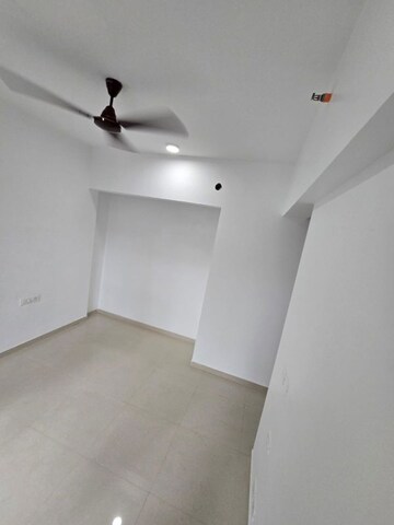 Room in 1 BHK Apartment at Raunak Bliss, Ghodbunder Road – for Rent