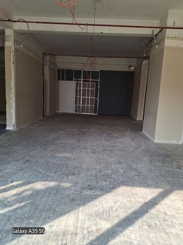 Room in  Showroom at Atul Blue Empress, Kandivali West – for Rent