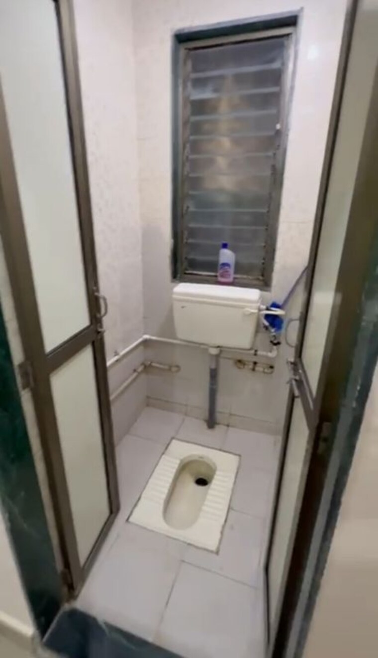 Bathroom, amogh-chs-parel 1 Bedroom 350 Sq.Ft. Apartment In Parel Mumbai 9839288