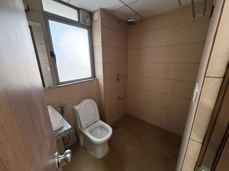 Bathroom, kalpataru-immensa-d 1.5 Bedroom 580 Sq.Ft. Apartment In Kolshet Road Thane 9839289