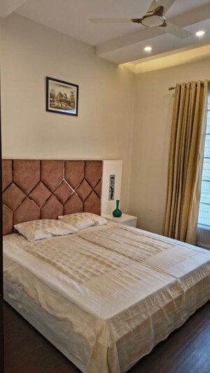 Bedroom in 2 BHK Builder Floor at Smart City Kharar, North Kharar – for Rent