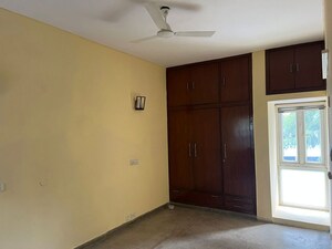 Room in 3 BHK Independent House at Varun Enclave, Sector 28 – for Rent