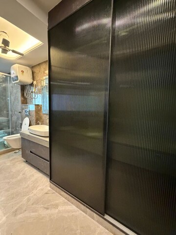 Bathroom in 4 BHK Apartment at Emaar Emerald Hills Phase 2, Sector 65 – for Rent