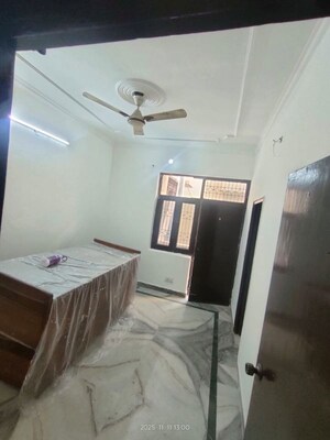 Master Bedroom in 3 BHK Independent House at Sector 34 – for Rent
