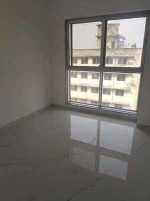 Room in 2 BHK Apartment at Mahim West – for Rent