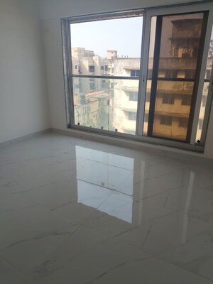 Room in 2 BHK Apartment at Mahim West – for Rent