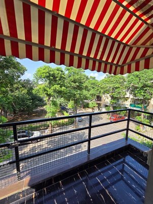 Balcony in 3 BHK Builder Floor at SS Southend Floors, South City 2 – for Rent