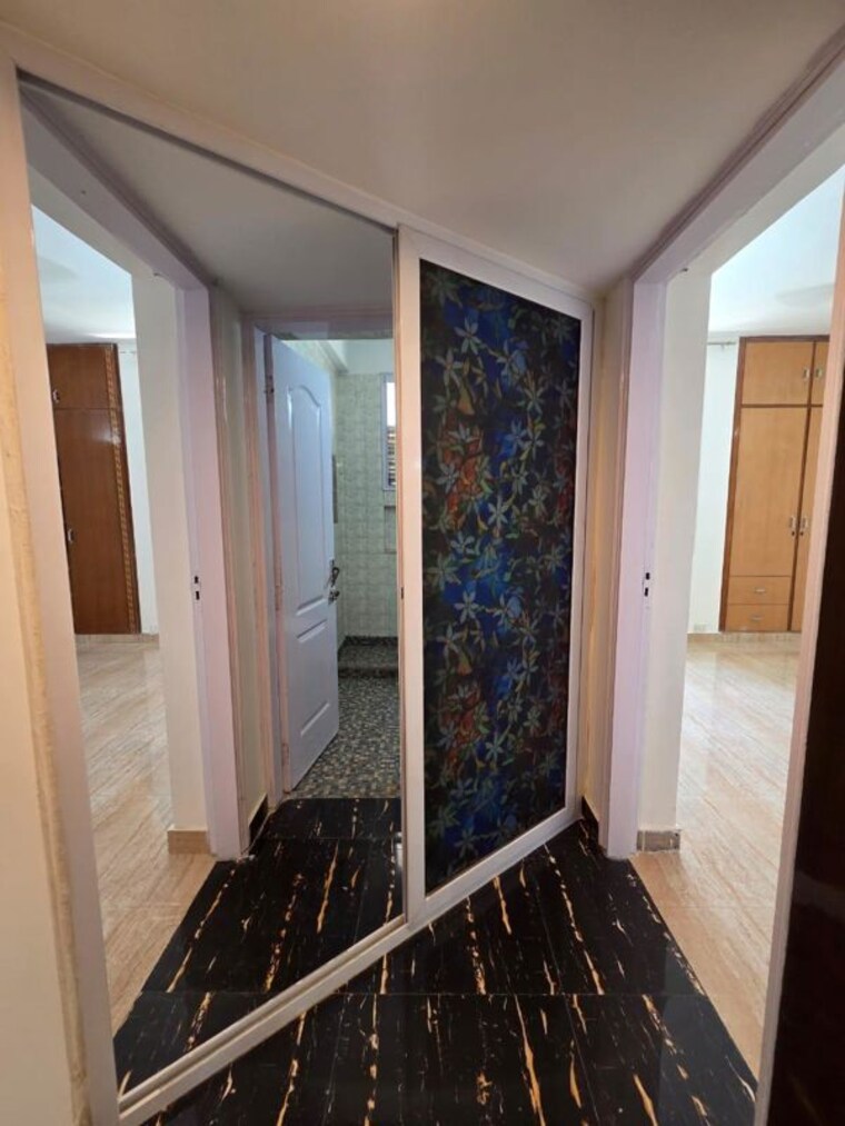 Balcony, ss-southend-floors 3 Bedroom 240 Sq.Yd. Builder Floor In South City 2 Gurgaon 9839347