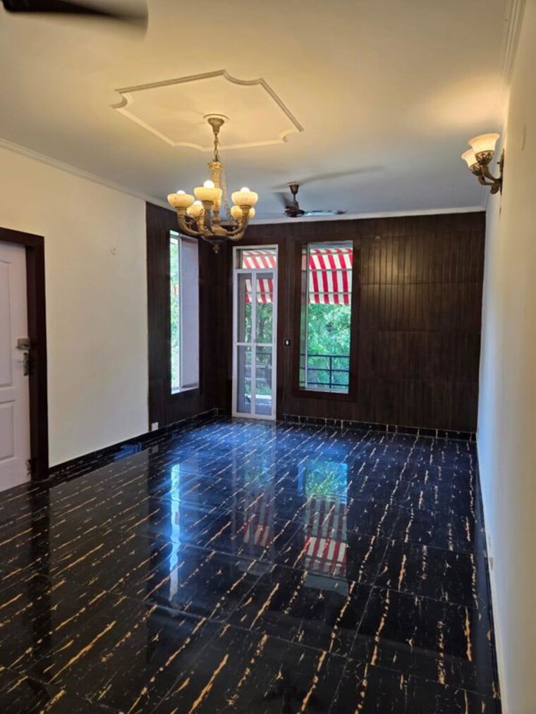Bedroom, ss-southend-floors 3 Bedroom 240 Sq.Yd. Builder Floor In South City 2 Gurgaon 9839347