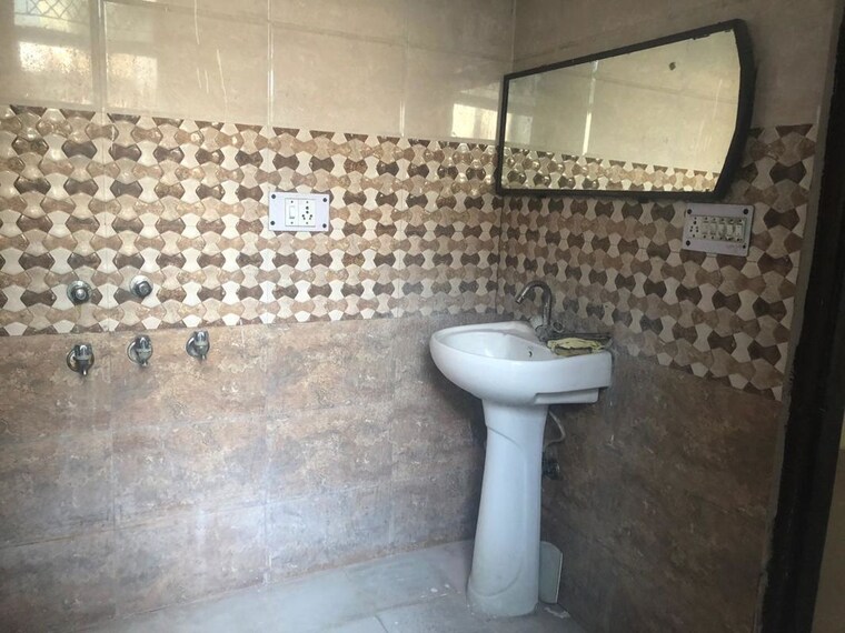 Bathroom, rwa-apartments-sector-53 2 Bedroom 1250 Sq.Ft. Independent House In Sector 53 Noida 9839362