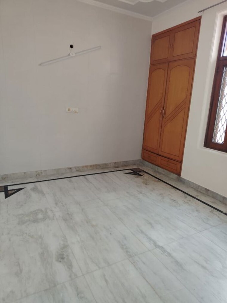 Room, unitech-arcadia 3 Bedroom 275 Sq.Yd. Builder Floor In South City 2 Gurgaon 9839368
