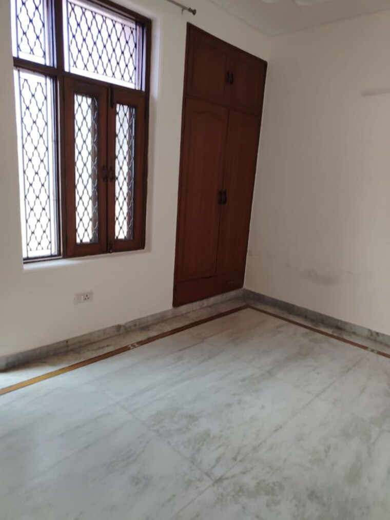 Room, unitech-arcadia 3 Bedroom 275 Sq.Yd. Builder Floor In South City 2 Gurgaon 9839368