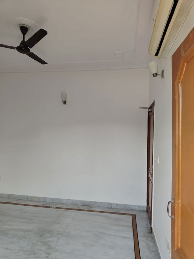 undefined, unitech-arcadia 3 Bedroom 275 Sq.Yd. Builder Floor In South City 2 Gurgaon 9839368