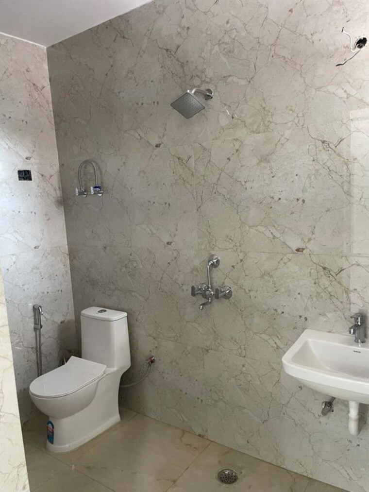 Bathroom, sector 46 4 Bedroom 1450 Sq.Ft. Independent House In Sector 46 Noida 9839388