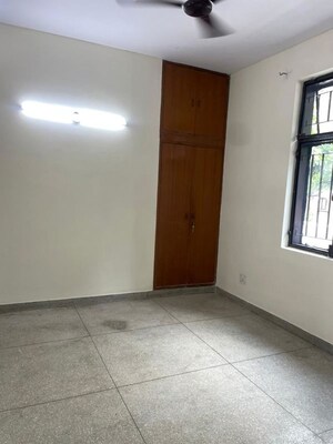 Room in 4 BHK Independent House at Sector 46 – for Rent