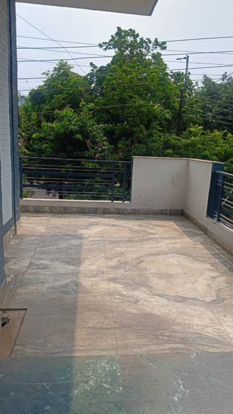  Parking, sector 46 4 Bedroom 1450 Sq.Ft. Independent House In Sector 46 Noida 9839388