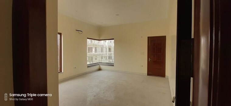 Room, sector 46 4 Bedroom 1450 Sq.Ft. Independent House In Sector 46 Noida 9839388