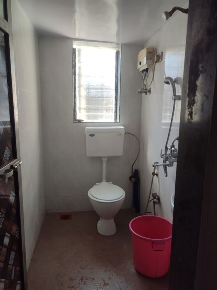 Bathroom, juhu 1 Bedroom 550 Sq.Ft. Apartment In Juhu Mumbai 9839400