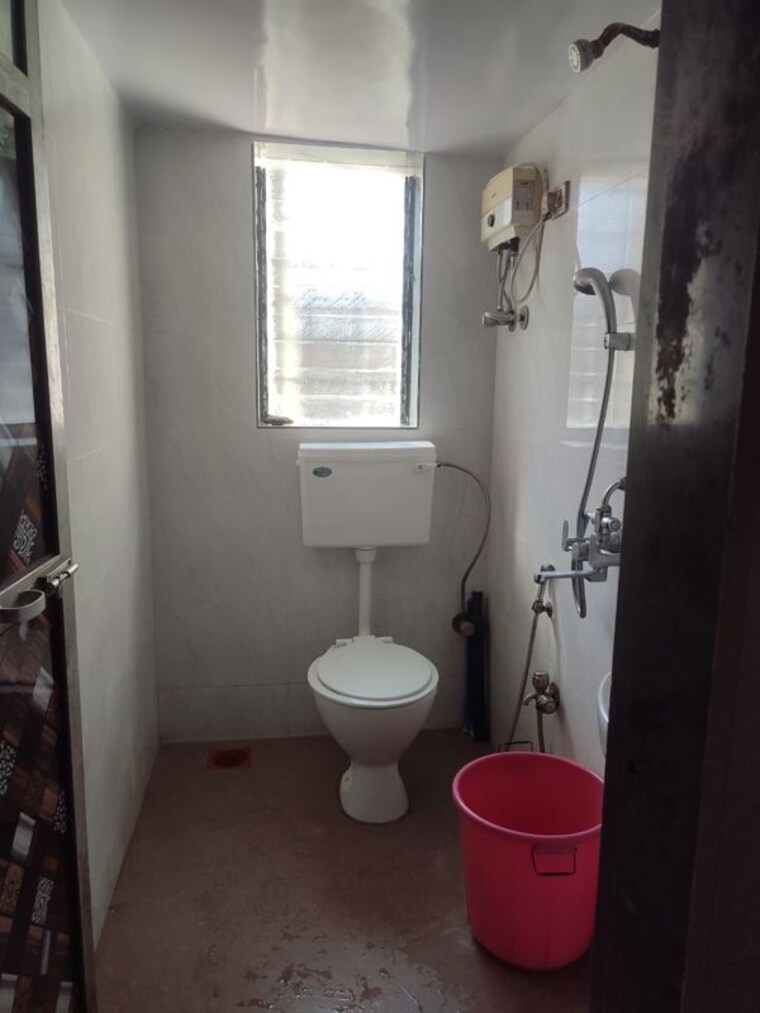 Bathroom, juhu 1 Bedroom 550 Sq.Ft. Apartment In Juhu Mumbai 9839400