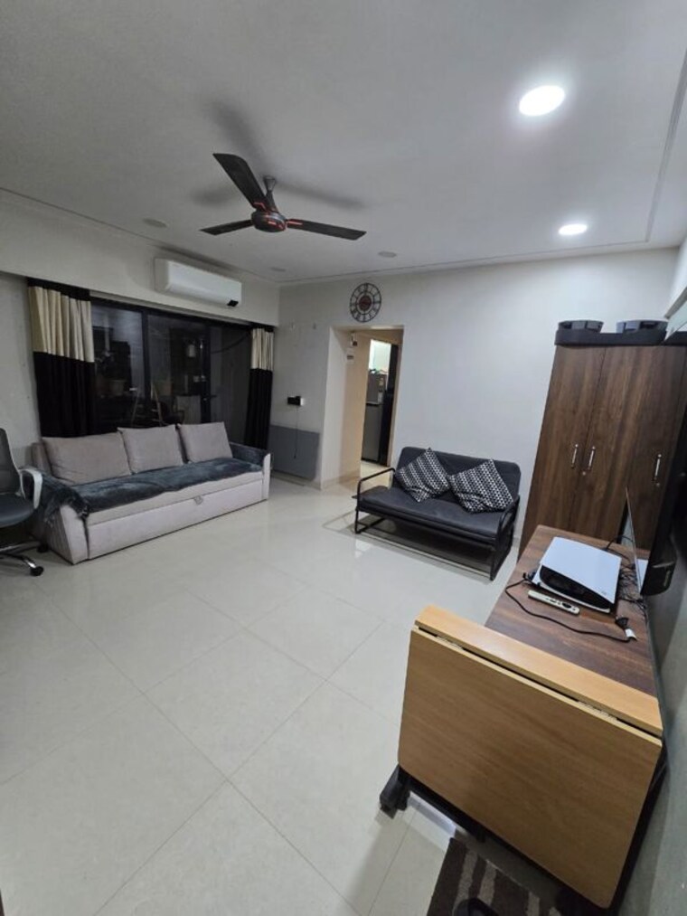 Living Room, kurla west 1 Bedroom 450 Sq.Ft. Apartment In Kurla West Mumbai 9839404