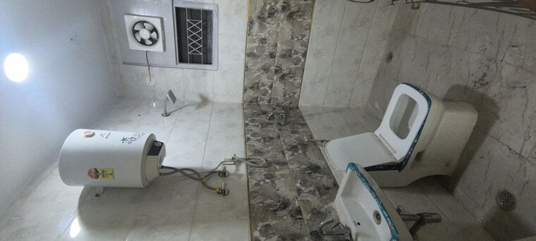 Bathroom, panchsheel vihar 2 Bedroom 810 Sq.Ft. Builder Floor In Panchsheel Vihar Delhi 9839433