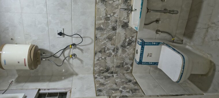 Bathroom, panchsheel vihar 2 Bedroom 810 Sq.Ft. Builder Floor In Panchsheel Vihar Delhi 9839433