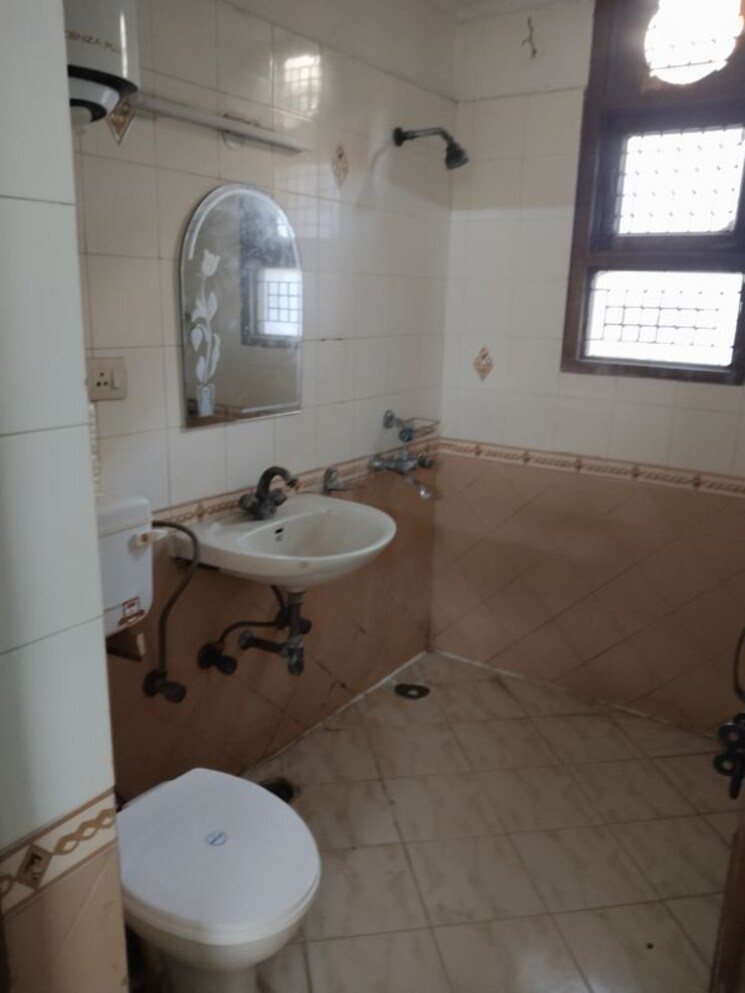 Bathroom, sector 21c 3 Bedroom 1450 Sq.Ft. Apartment In Sector 21c Faridabad 9839452