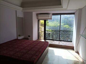 Bedroom in 3 BHK Apartment at Orchid Apartment Santacruz West, Santacruz West – for Rent