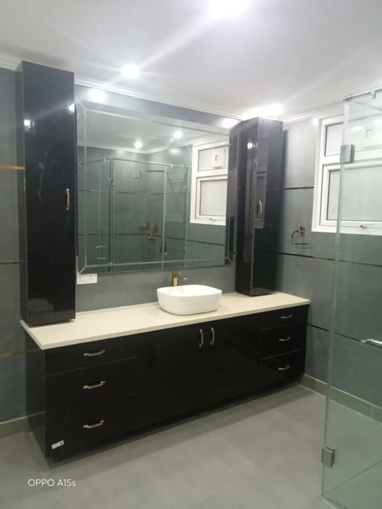 Kitchen, east of kailash 3 Bedroom 200 Sq.Yd. Apartment In East Of Kailash Delhi 9839523