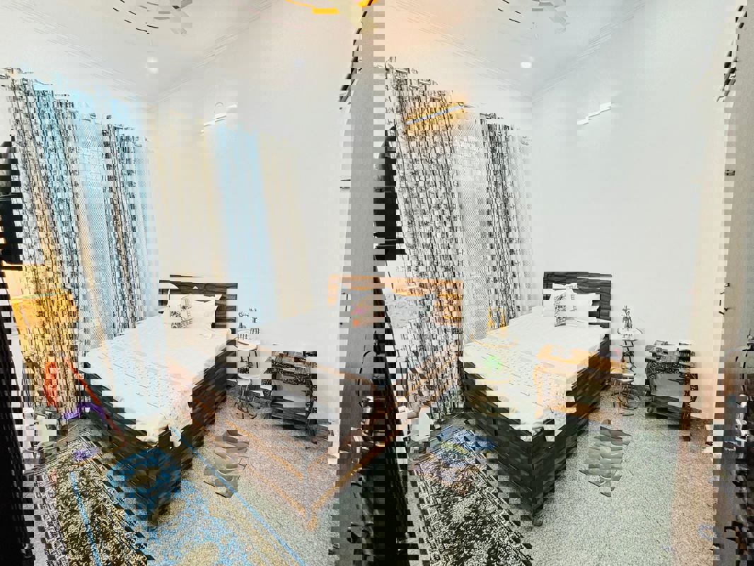 2 BHK Apartment For Rent in East Of Kailash