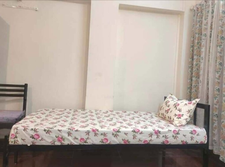 Bedroom, thane east Pg For Boys & Girls In Thane East 9839488