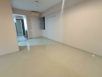 Room in 3 BHK Apartment at Kalpataru Sparkle, Bandra East – for Rent