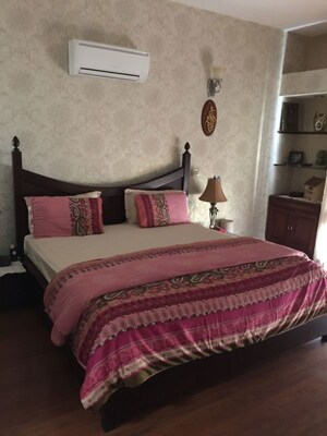 Bedroom in 3 BHK Apartment at Ashok Towers, Parel – for Rent