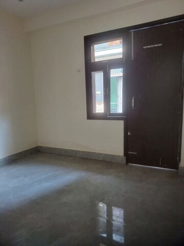Room in 3 BHK Apartment at Sector 12 Dwarka – for Rent