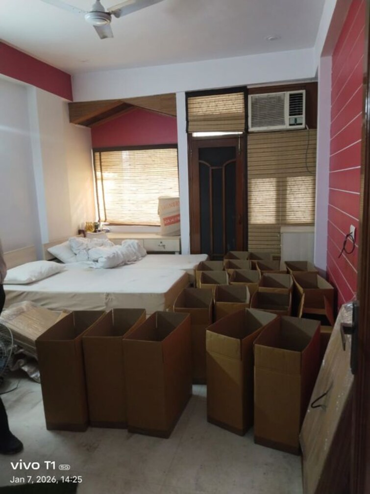 Living Room, east of kailash 2 Bedroom 300 Sq.Yd. Apartment In East Of Kailash Delhi 9839579