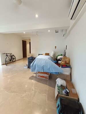 Team Area in 3 BHK Apartment at Vasant Kunj, Santacruz West – for Rent
