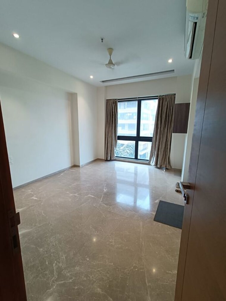 Room, vasant-kunj 3 Bedroom 1250 Sq.Ft. Apartment In Santacruz West Mumbai 9839571