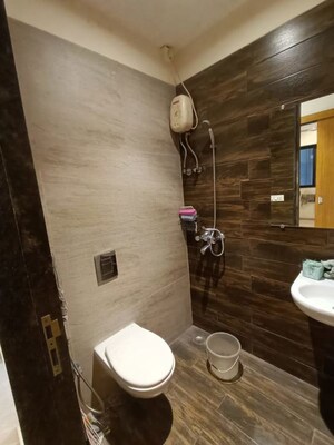 Bathroom in 3 BHK Apartment at Vasant Kunj, Santacruz West – for Rent