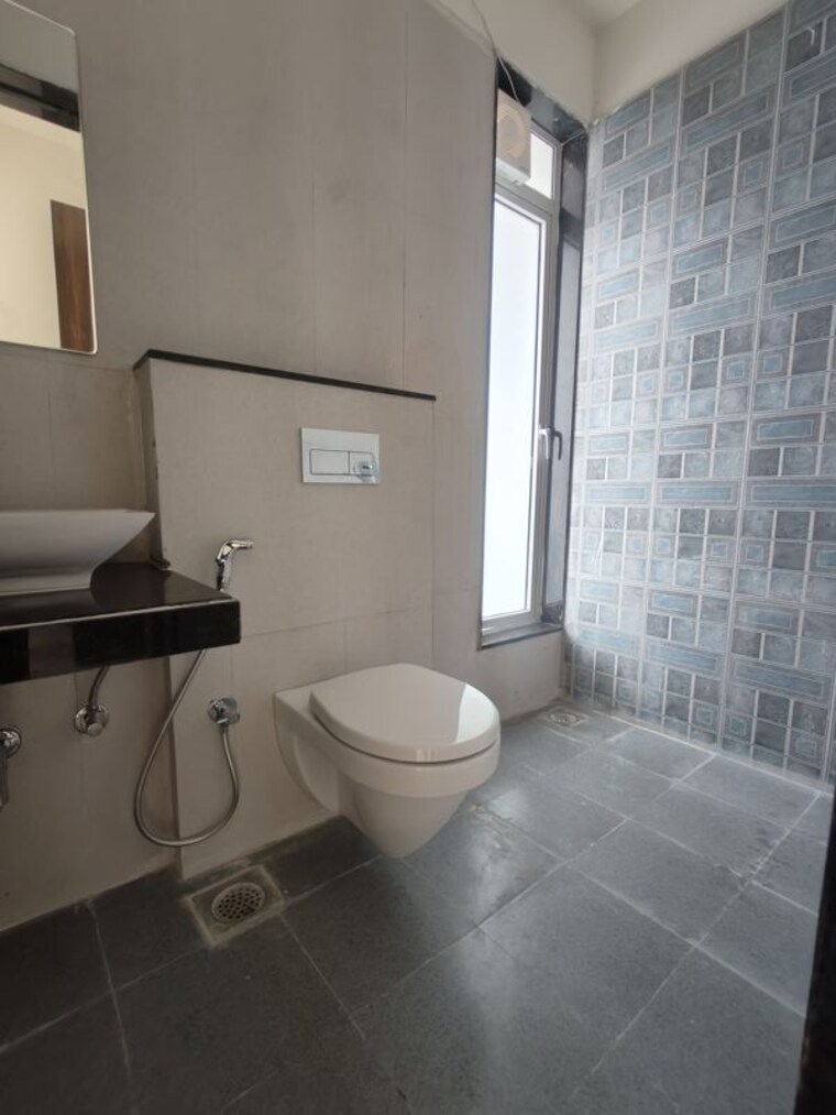 Bathroom, sheth-zuri 3 Bedroom 785 Sq.Ft. Apartment In Laxmi Nagar Thane 9839608