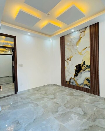 Room in 3 BHK Builder Floor at Lucky The Palm Valley, Sector 1 Greater Noida – for Sale