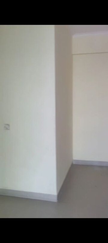 Room in 2 BHK Apartment at Gaur City 2 - 16th Avenue, Sector 16c Greater Noida – for Rent