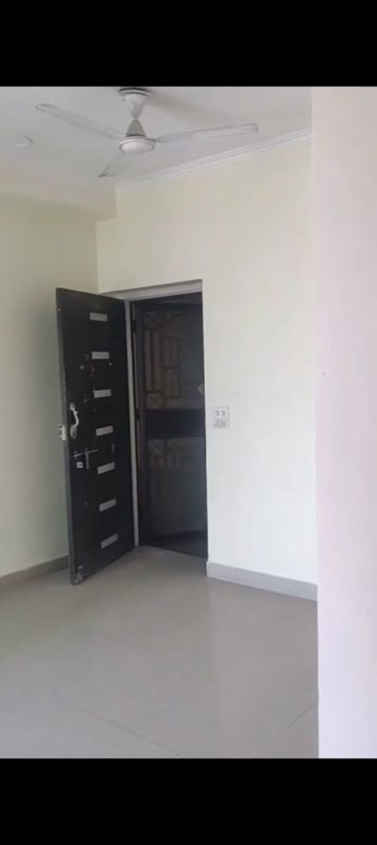 Room, gaur-city-2-16th-avenue 2 Bedroom 910 Sq.Ft. Apartment In Sector 16c Greater Noida Greater Noida 9839636