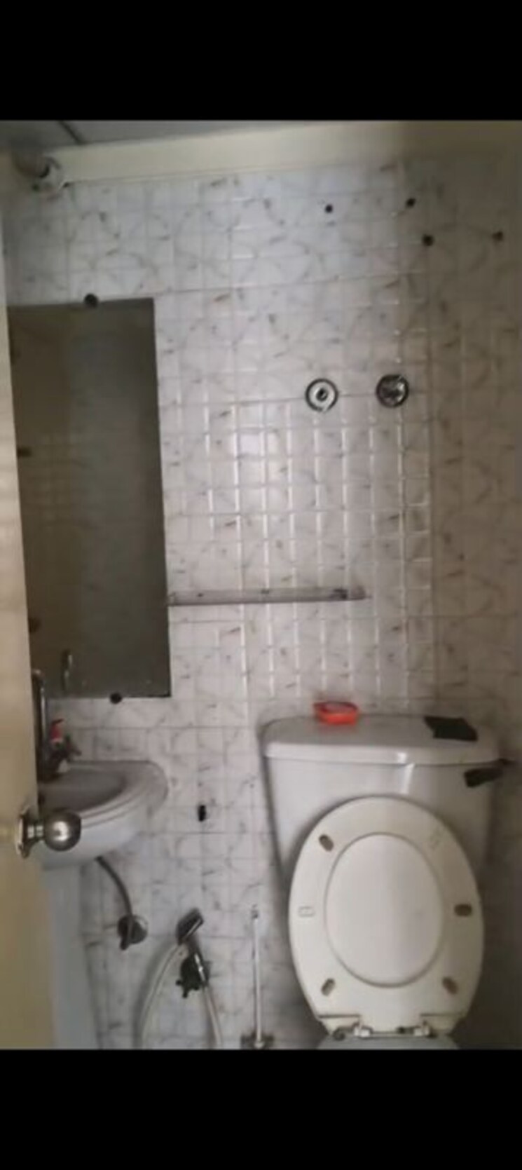 Bathroom, gaur-city-5th-avenue 3 Bedroom 1470 Sq.Ft. Apartment In Sector 4 Greater Noida Greater Noida 9839648