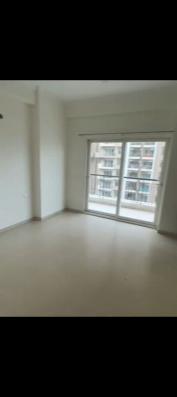 Room in 3 BHK Apartment at Paramount Emotions, Sector 1 Greater Noida – for Rent