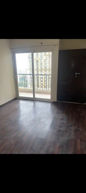 Room in 3 BHK Apartment at Paramount Emotions, Sector 1 Greater Noida – for Rent